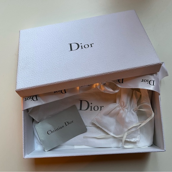 **SOLD** Dior diorama clutch with removabale crossbody strap-SHW - Picture 9 of 9